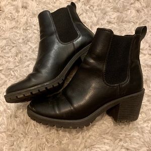 90s style chunky platform boots